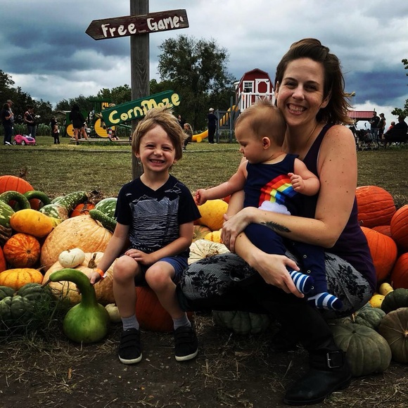 Meet your Posher, Casie - Picture 2 of 13